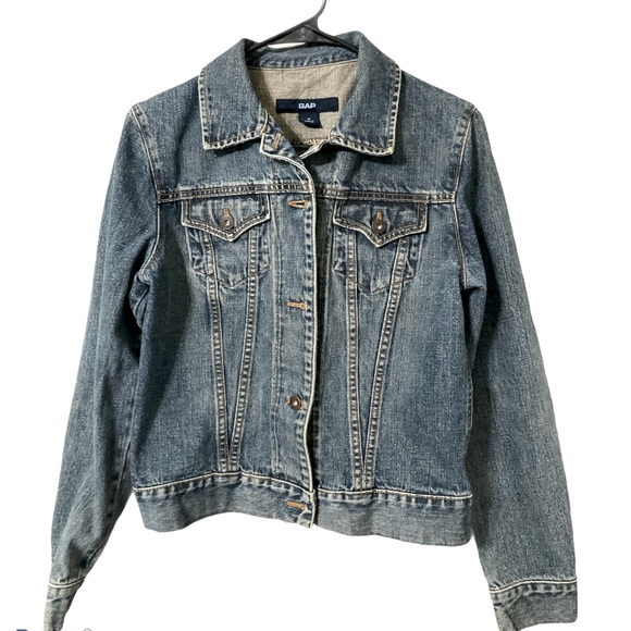 GAP Jackets & Blazers - EUC Vintage 2002 GAP Icon Jean Jacket Women’s Medium